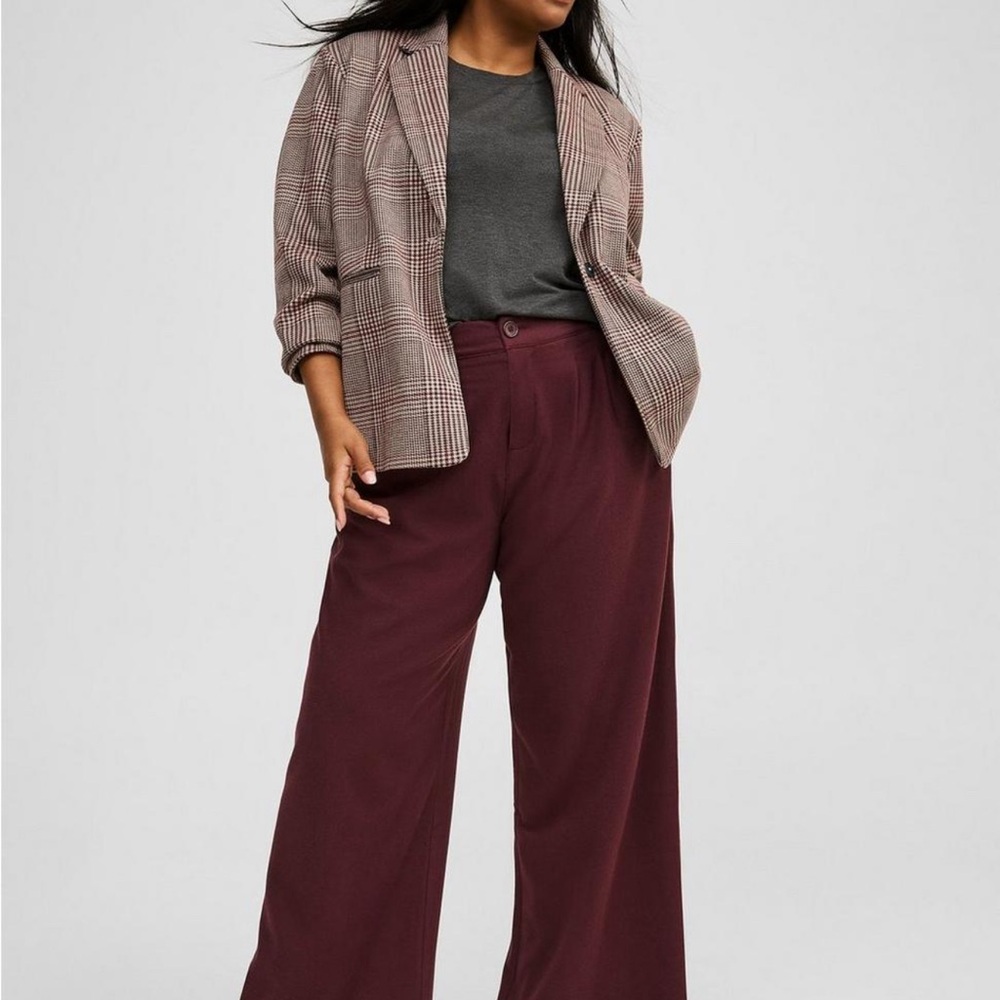 Women’s Torrid Burgundy Wide Leg Pants